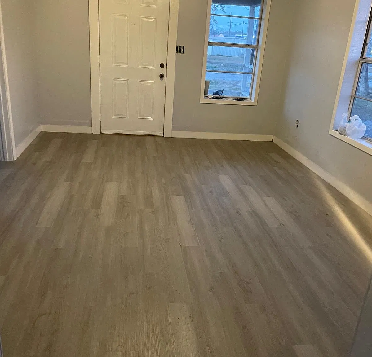 3 bed, 1100 sqft, $1,200 — Photo 3