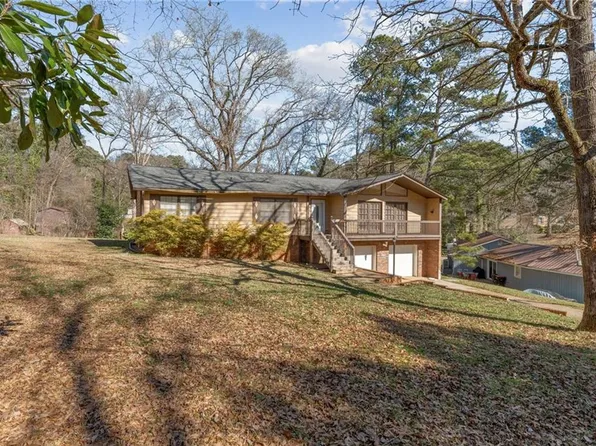 6140 Michelle Ln, Douglasville, GA 30135