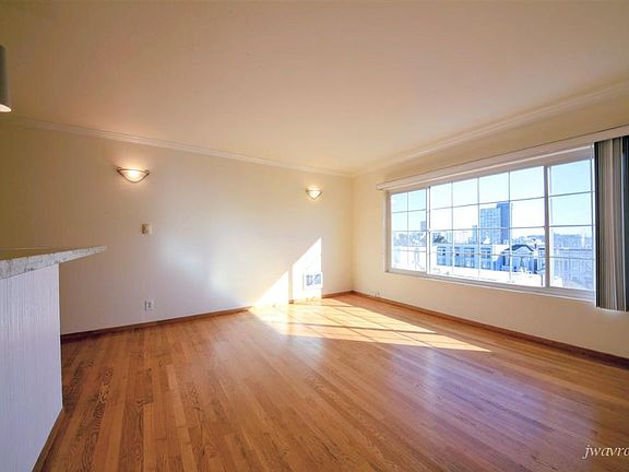 3rd image of 2261 Sacramento St APT 206