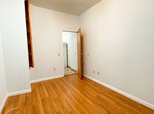 24-21 Steinway St #1R, Astoria, NY 11103