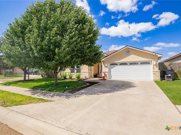 111 Seabiscuit Dr, Victoria, TX 77901