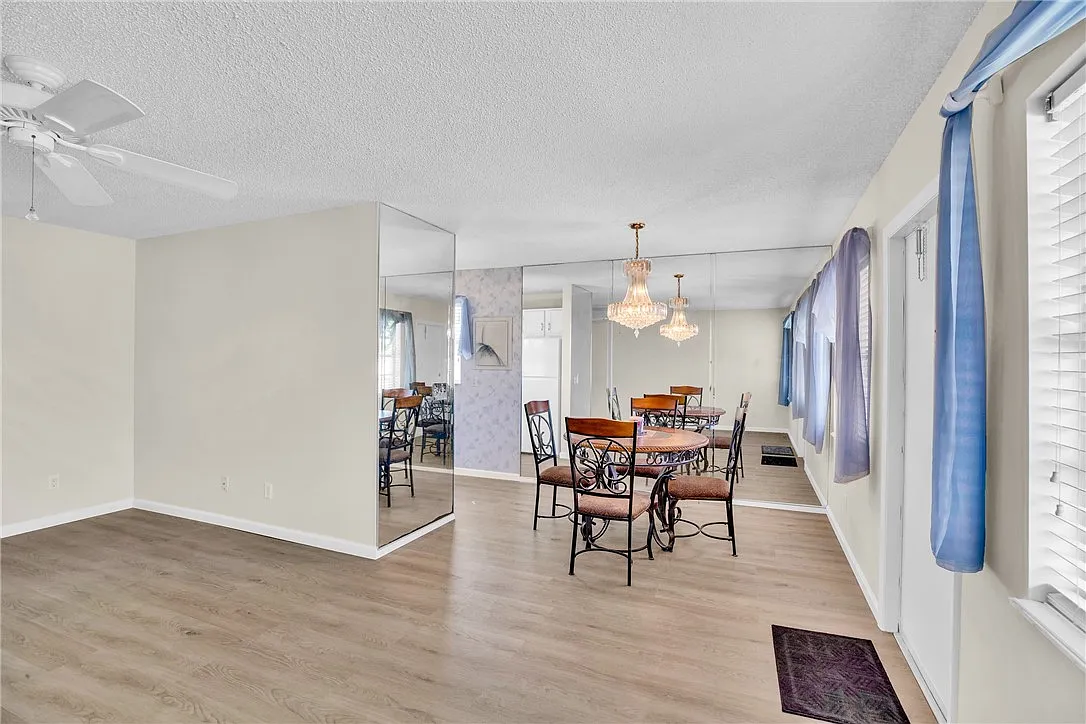 1 bed, 1.5 bath, 750 sqft, $1,650 — Photo 3