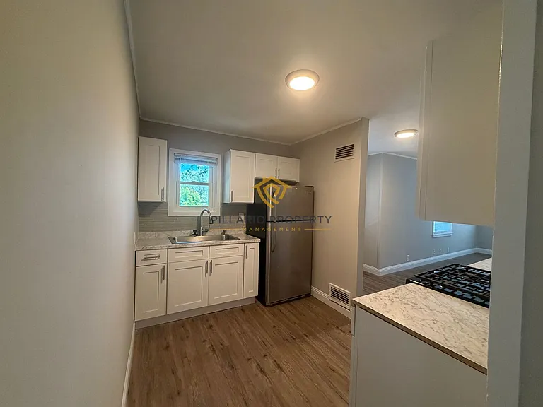 2220 E 46th St — Photo 5