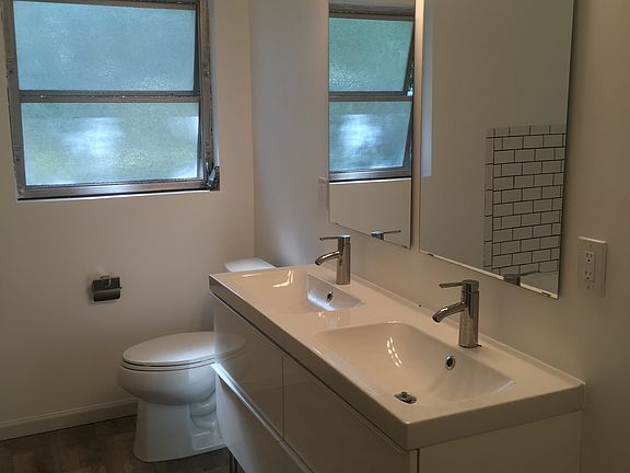 5th image of 208 S Corona Ave