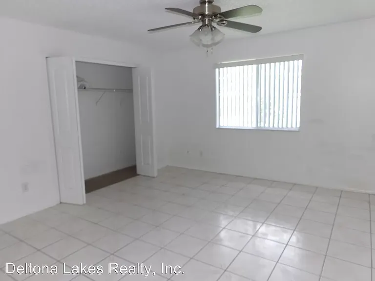 1545 Maxwell Ln — Photo 8