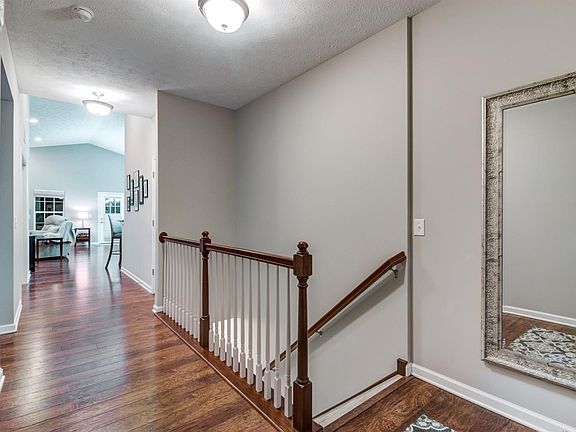 4th image of 4569 Lucinda Ct