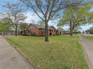 8530 Hackney Ln, Dallas, TX 75238