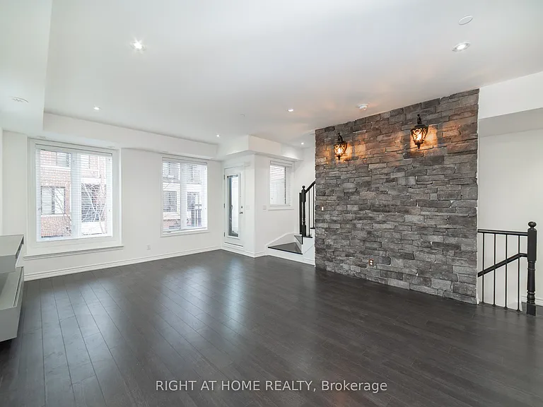 50 Carnation Ave #139 — Photo 4