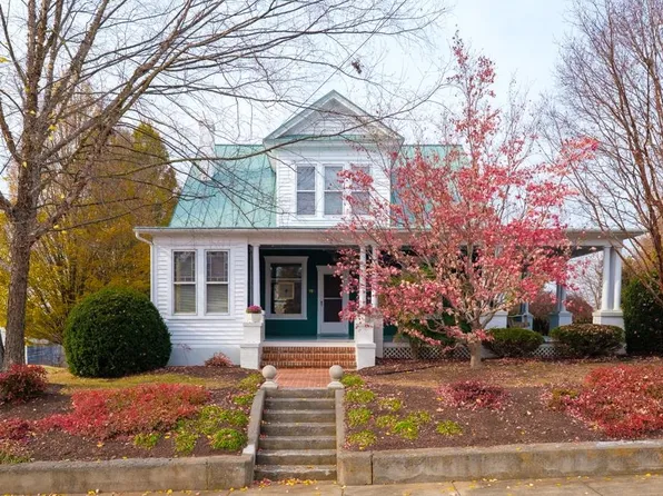 316 N Main St, Timberville, VA 22853