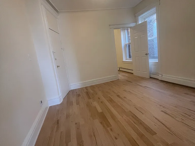 6 Webster Ave #5 — Photo 5