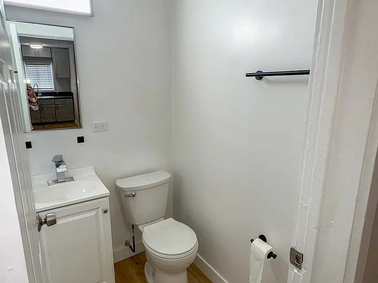 527 Hyde Park Blvd — Photo 14