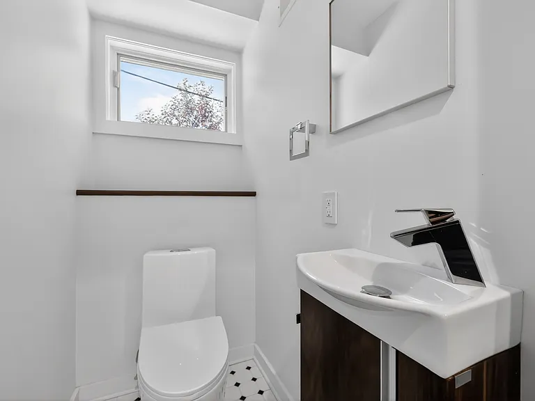 869 Corinthian Ave #1 — Photo 7