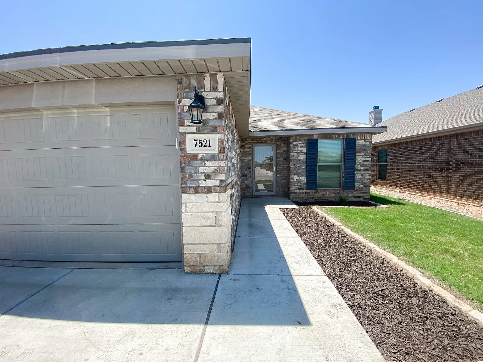 3 bed, 2.0 bath, 1455 sqft, $1,600 — Photo 3