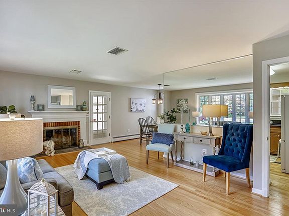 3rd image of 18908 Woodway Dr