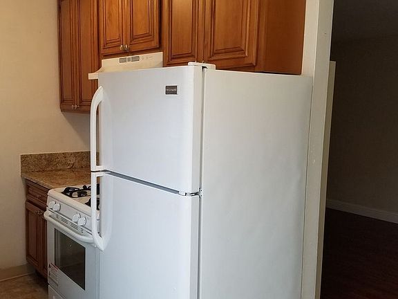 5th image of 211 3rd Ave APT 6