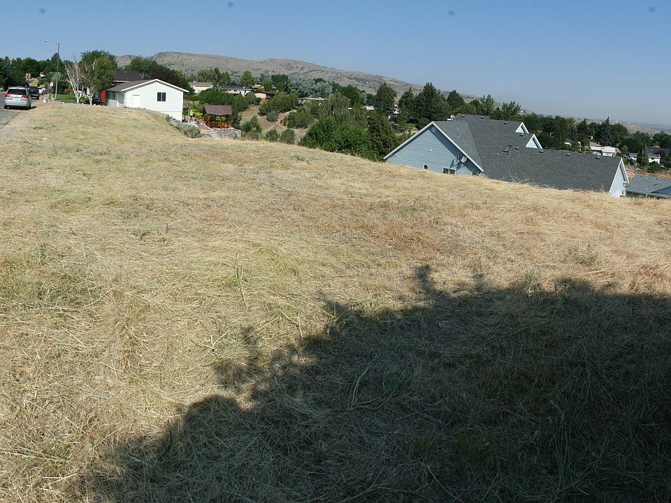 1st image of 632 Canyon Dr