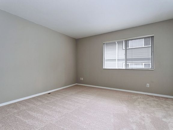 5th image of 13351 Ambaum Blvd SW