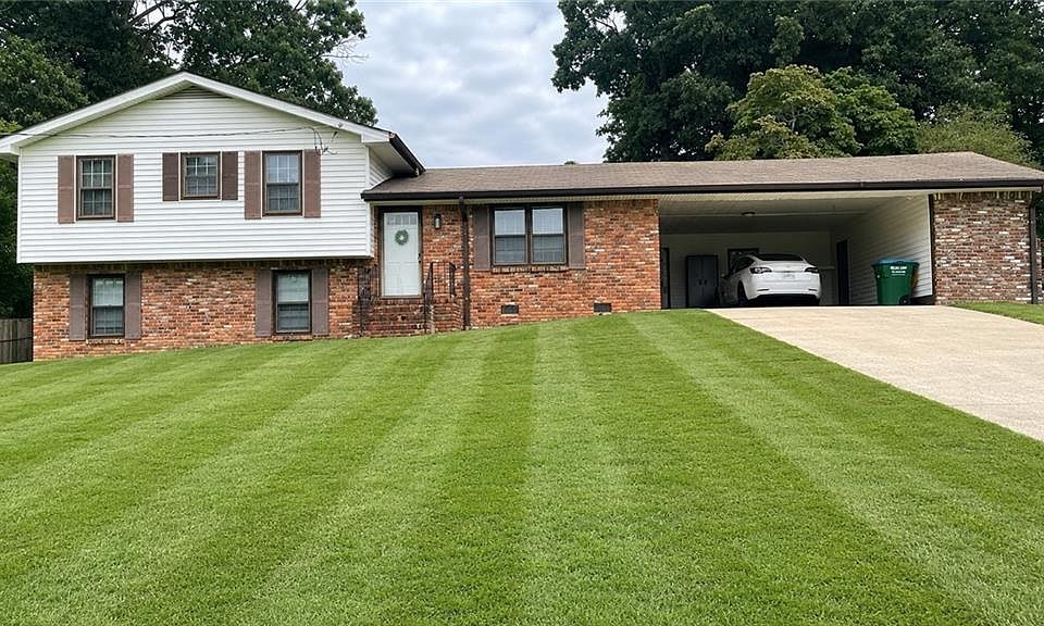1st image of 886 Killian Hill Rd SW