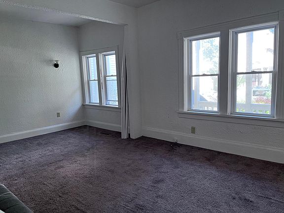 3rd image of 1681 N Franklin Pl #1
