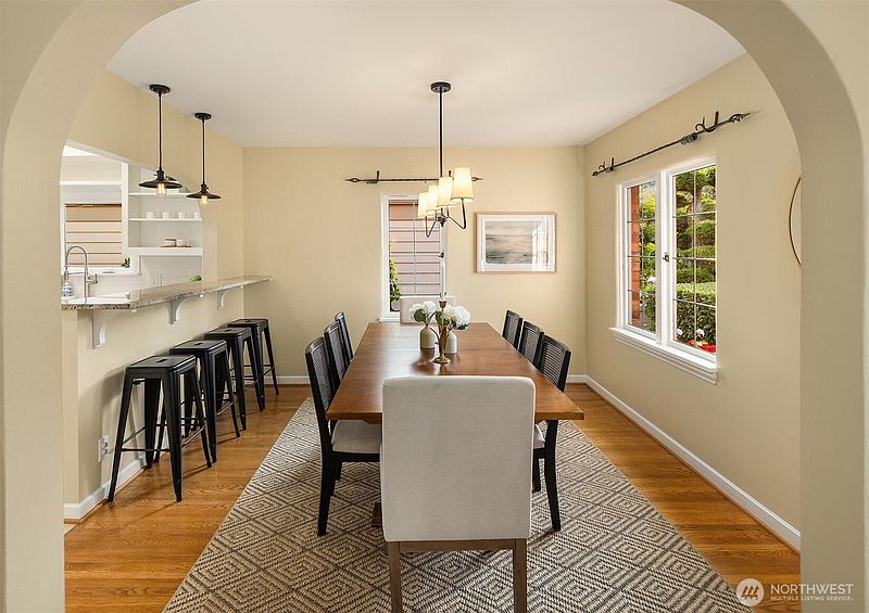 4th image of 4319 NE 44th Street