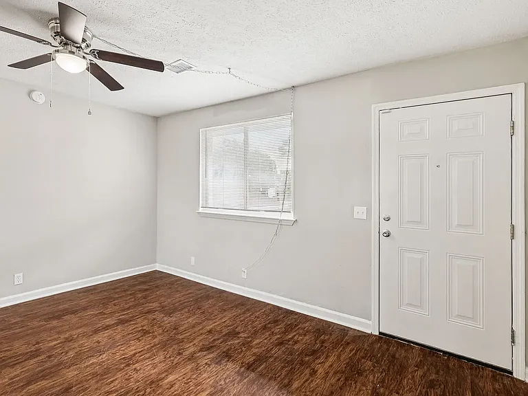 The Flats at 1200 — Photo 3
