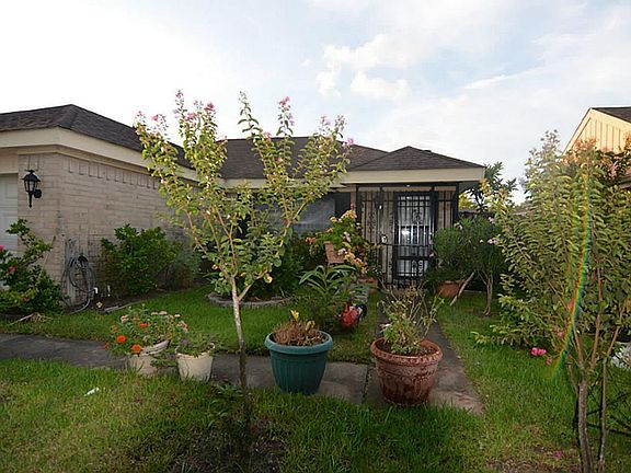 2nd image of 13514 Agarita Ln