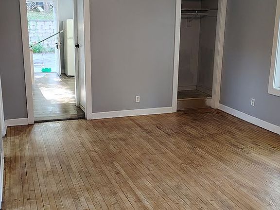 3rd image of 3322-3328 W Branting Ln