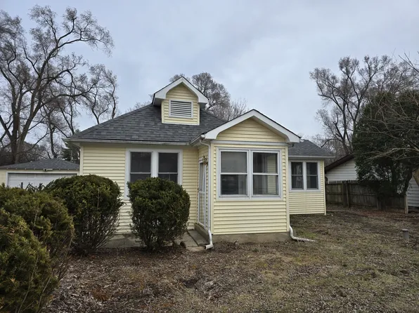 103 Pauline Ave, Crystal Lake, IL 60014