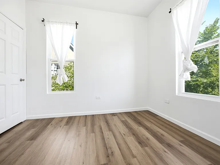 643 Villa St #TOP — Photo 10