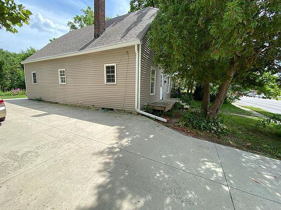 3rd image of 1320 Grand Ave