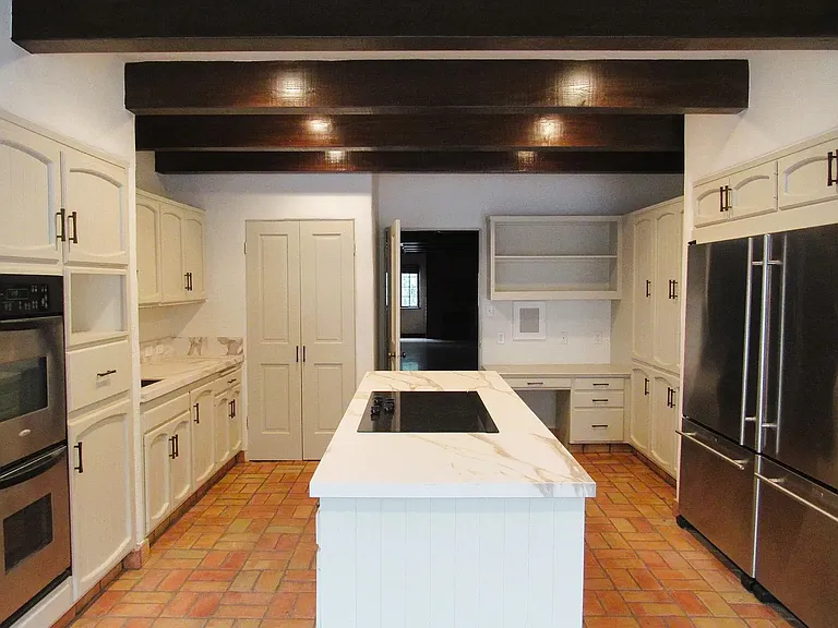 605 Foothill Rd — Photo 8