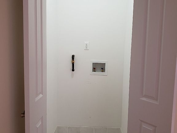 2nd image of 121 Bay 23rd St #3A
