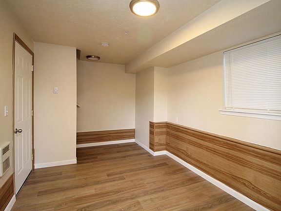 3rd image of 1723 SE 127th Ave #17-01