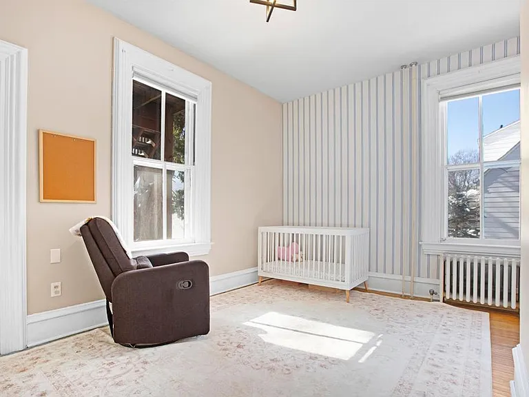 333 W 2nd St #2 — Photo 8