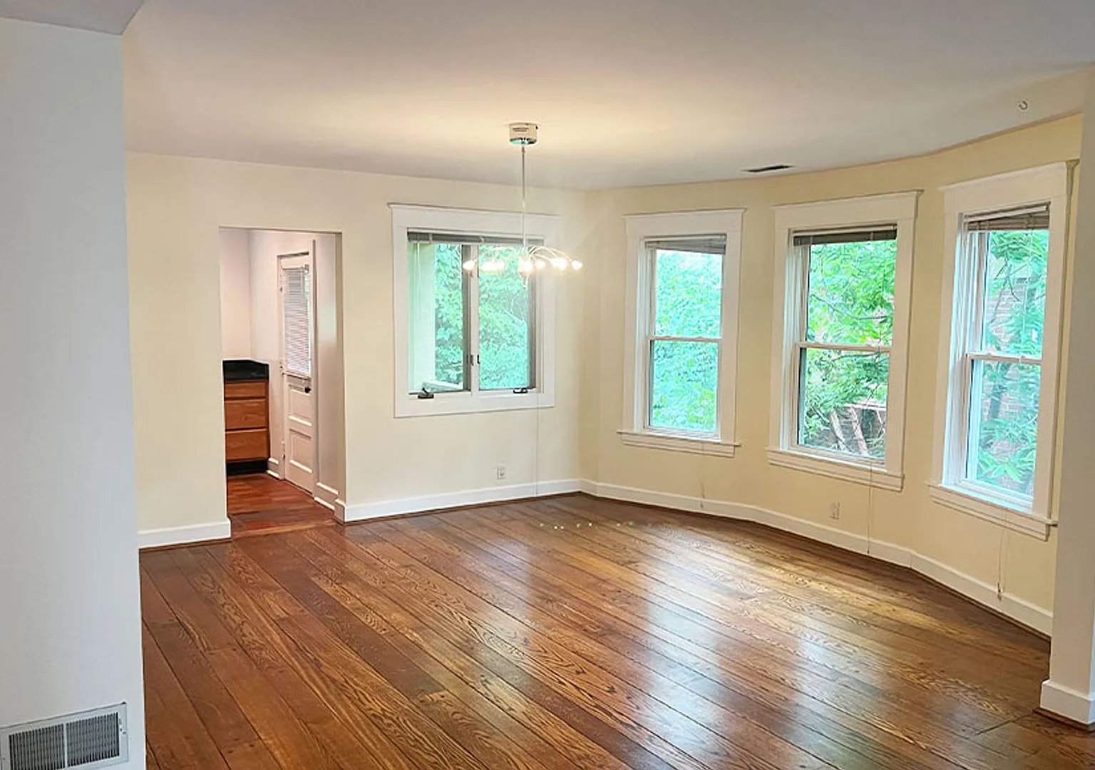 Lyleburn 3436 — Photo 2