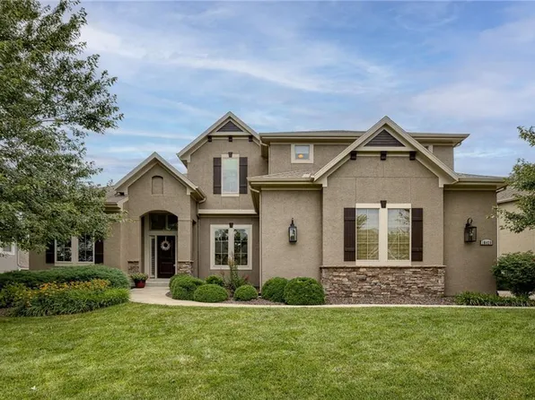 16428 Oakmont St, Overland Park, KS 66221