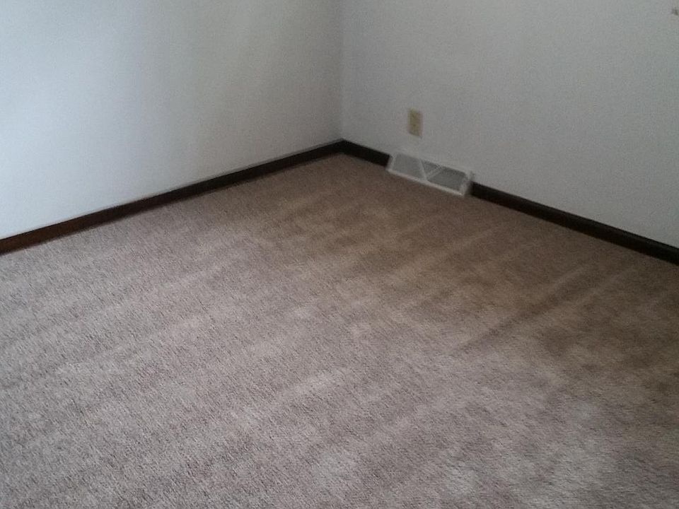 2nd image of 3338 S 92nd St APT 1