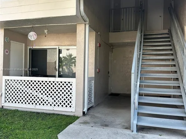 17580 NW 67th Pl #E-1, Hialeah, FL 33015