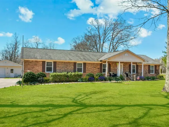 203 Larkway Dr, Tullahoma, TN 37388