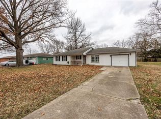 3108 Thornton Ave, Parsons, KS 67357