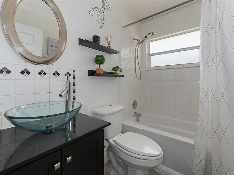 271 Indian Point Cir — Photo 17
