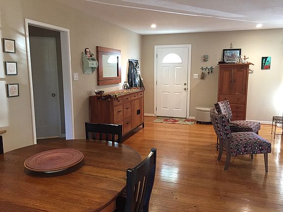 4th image of 3117 Miramar Rd