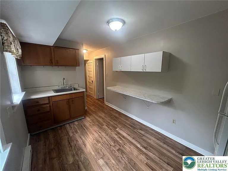 218 E Susquehanna St #1A — Photo 5