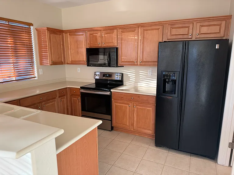 1879 W Owens Way — Photo 11