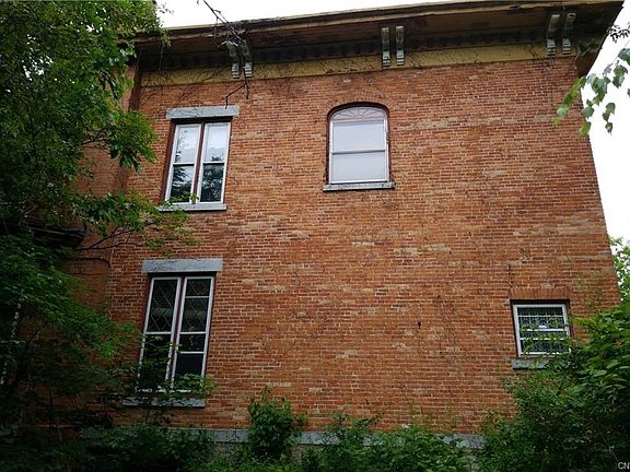 4th image of 217 Highland Ave