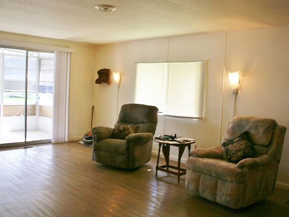 2nd image of 7776 SE Wren Ave