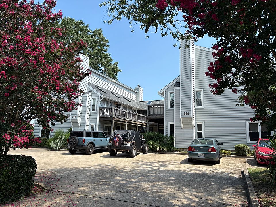 1st image of 836 Harrington Ave APT 6