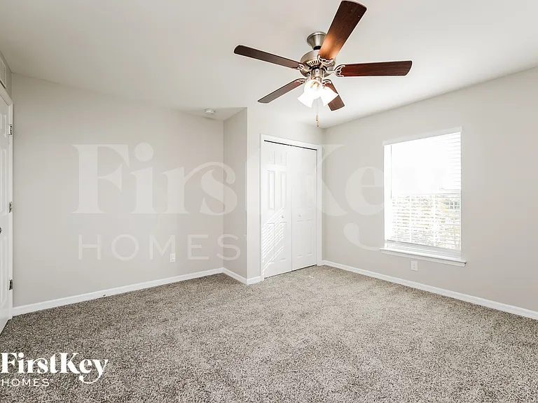 1305 NW 11th Ter — Photo 12