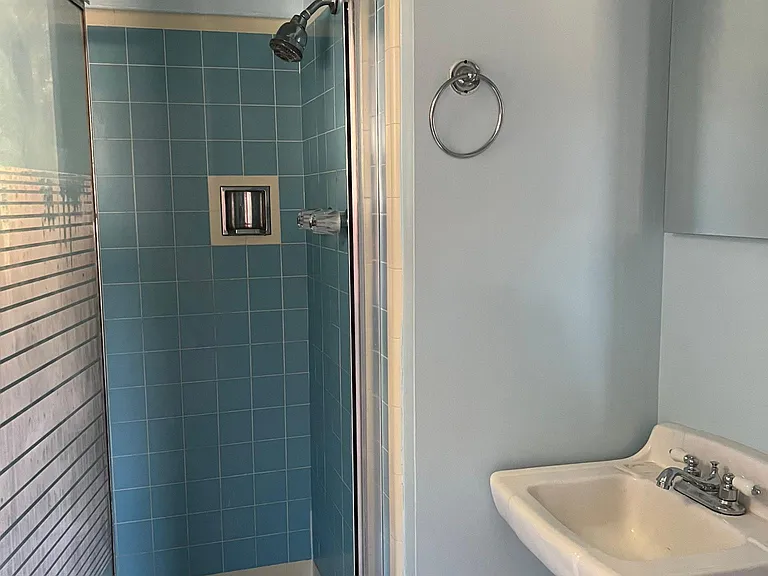 4239 E Flower St — Photo 37
