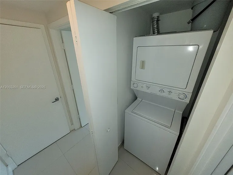 325 Biscayne Blvd #1719 — Photo 25